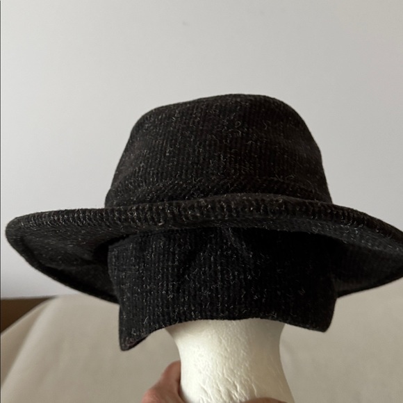 Tilley Winter Hat - Picture 7 of 13